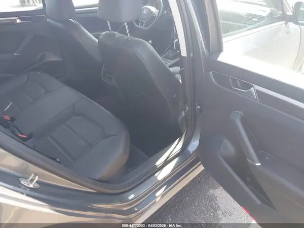 1VWBA7A36JC010424 2018 VOLKSWAGEN PASSAT - Image 8