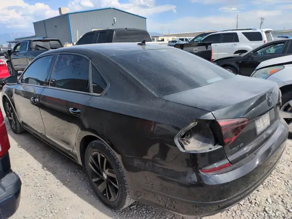 1VWBA7A36JC010584 2018 VOLKSWAGEN PASSAT - Image 2