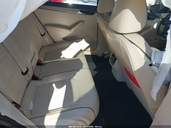 1VWBA7A36JC010844 2018 VOLKSWAGEN PASSAT - Image 8