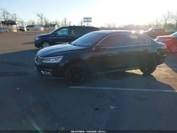 1VWBA7A36JC012240 2018 VOLKSWAGEN PASSAT - Image 2