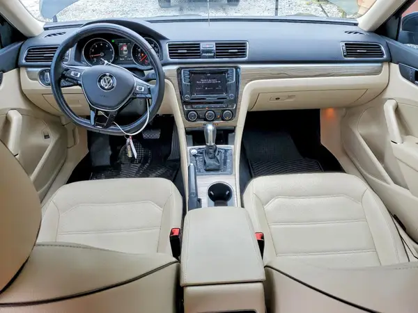 1VWBA7A36JC013713 2018 VOLKSWAGEN PASSAT - Image 8