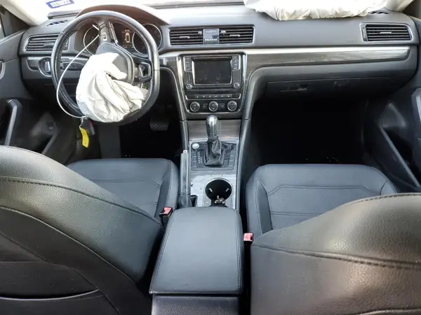 1VWBA7A36JC014957 2018 VOLKSWAGEN PASSAT - Image 8