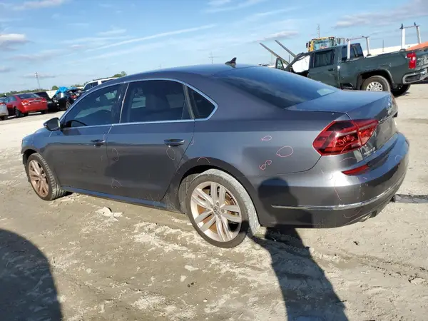 1VWBA7A36JC017437 2018 VOLKSWAGEN PASSAT - Image 2