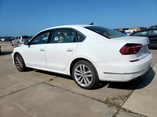 1VWBA7A36JC018524 2018 VOLKSWAGEN PASSAT - Image 2
