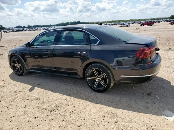1VWBA7A36JC025375 2018 VOLKSWAGEN PASSAT - Image 2