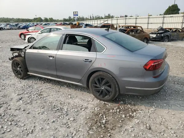1VWBA7A36JC025960 2018 VOLKSWAGEN PASSAT - Image 2