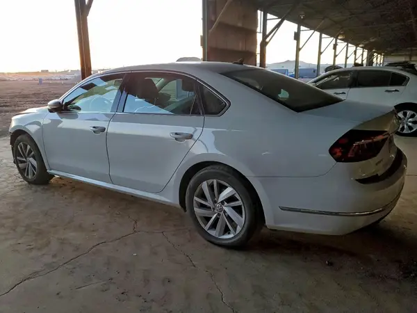 1VWBA7A36JC025991 2018 VOLKSWAGEN PASSAT - Image 2