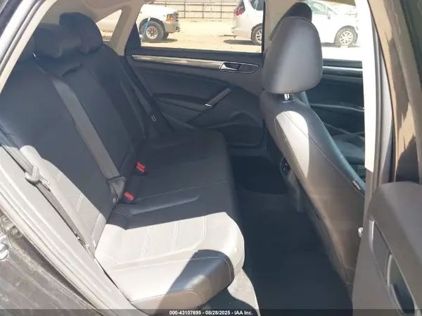 1VWBA7A36JC028048 2018 VOLKSWAGEN PASSAT - Image 8
