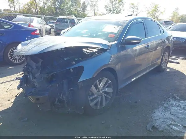 1VWBA7A36JC030995 2018 VOLKSWAGEN PASSAT - Image 2
