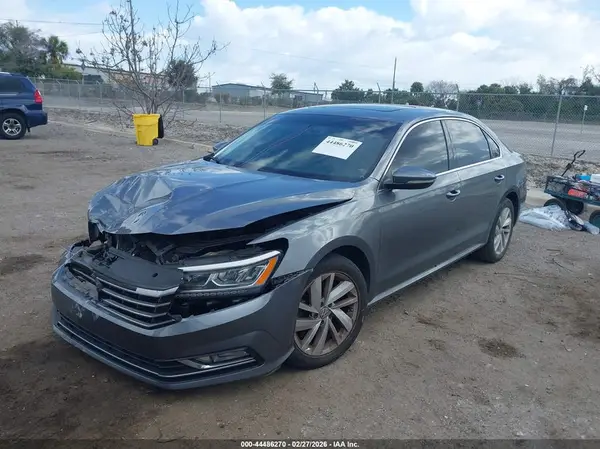 1VWBA7A36JC032391 2018 VOLKSWAGEN PASSAT - Image 2