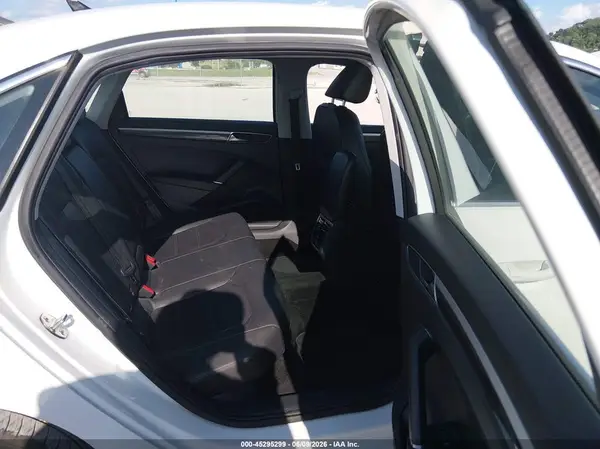 1VWBA7A36JC038174 2018 VOLKSWAGEN PASSAT - Image 8