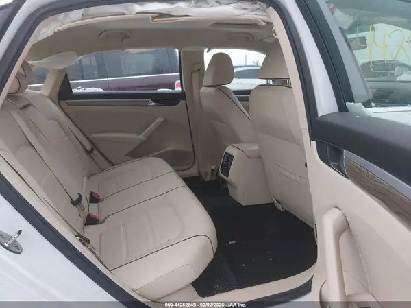 1VWBA7A36JC049532 2018 VOLKSWAGEN PASSAT - Image 8