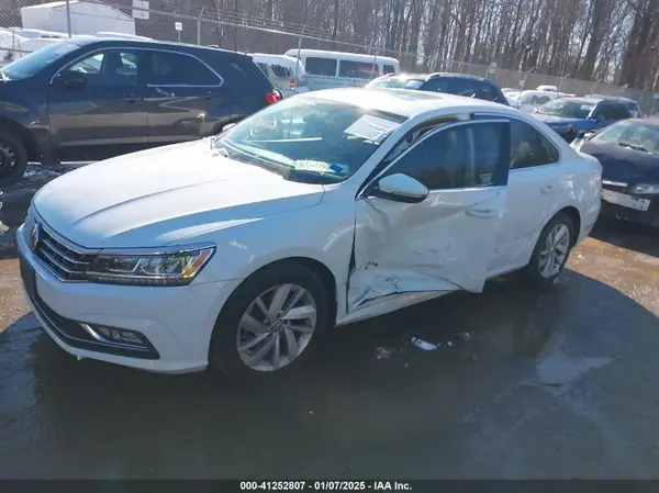 1VWBA7A36JC050177 2018 VOLKSWAGEN PASSAT - Image 2
