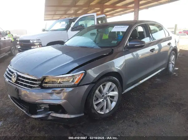 1VWBA7A37JC002204 2018 VOLKSWAGEN PASSAT - Image 2