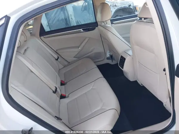1VWBA7A37JC002767 2018 VOLKSWAGEN PASSAT - Image 8