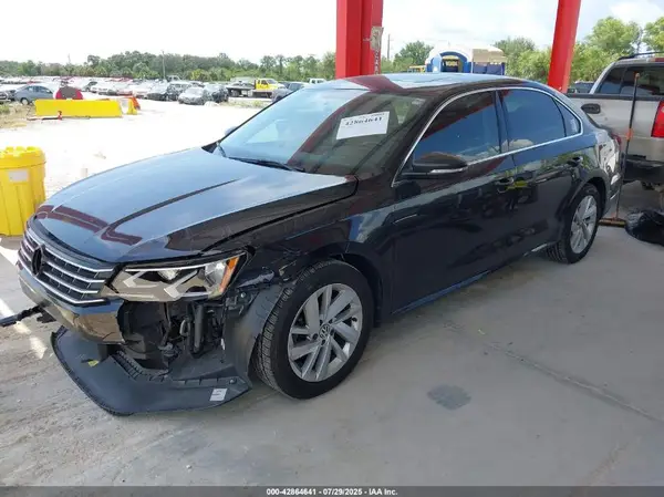 1VWBA7A37JC002770 2018 VOLKSWAGEN PASSAT - Image 2