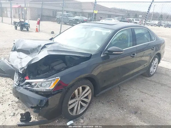 1VWBA7A37JC003529 2018 VOLKSWAGEN PASSAT - Image 2