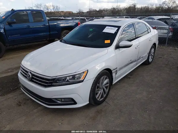 1VWBA7A37JC004132 2018 VOLKSWAGEN PASSAT - Image 2