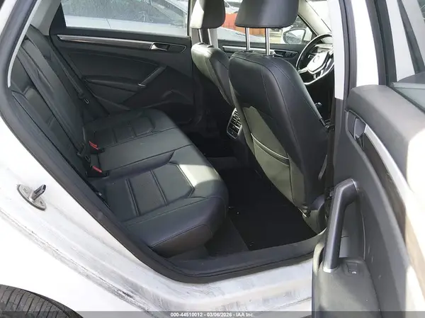 1VWBA7A37JC004132 2018 VOLKSWAGEN PASSAT - Image 8
