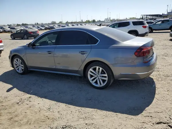 1VWBA7A37JC007922 2018 VOLKSWAGEN PASSAT - Image 2
