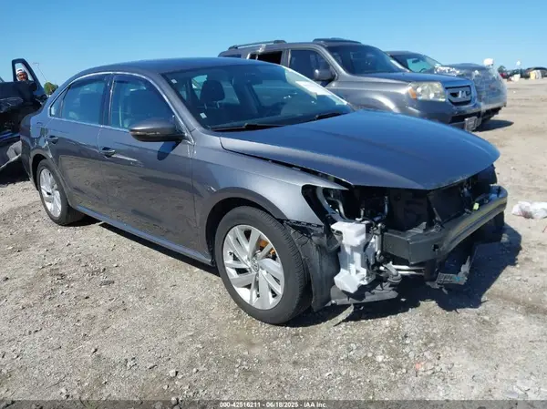1VWBA7A37JC009752 2018 VOLKSWAGEN PASSAT - Image 1