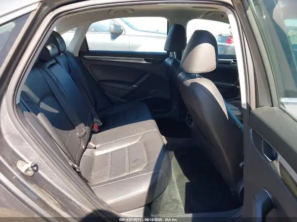 1VWBA7A37JC009752 2018 VOLKSWAGEN PASSAT - Image 8