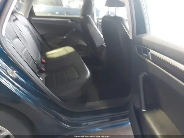 1VWBA7A37JC011520 2018 VOLKSWAGEN PASSAT - Image 8