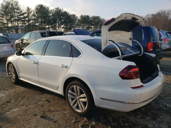 1VWBA7A37JC011534 2018 VOLKSWAGEN PASSAT - Image 2