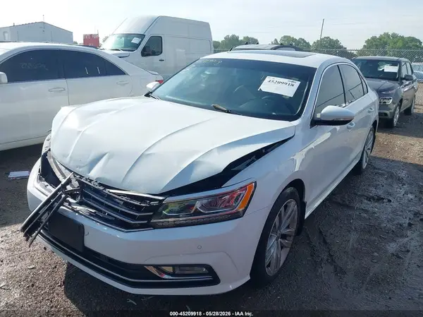 1VWBA7A37JC012165 2018 VOLKSWAGEN PASSAT - Image 2