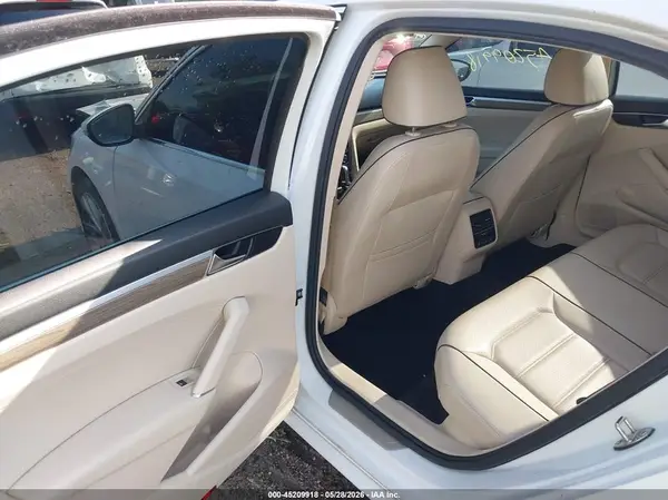 1VWBA7A37JC012165 2018 VOLKSWAGEN PASSAT - Image 8