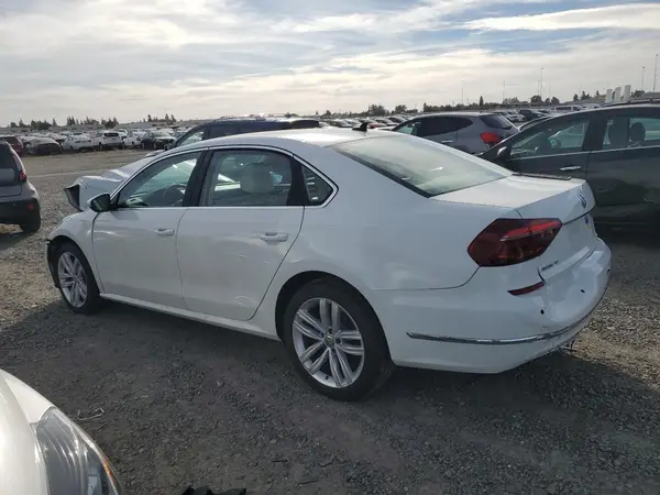 1VWBA7A37JC013672 2018 VOLKSWAGEN PASSAT - Image 2