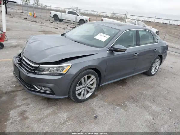 1VWBA7A37JC015177 2018 VOLKSWAGEN PASSAT - Image 2