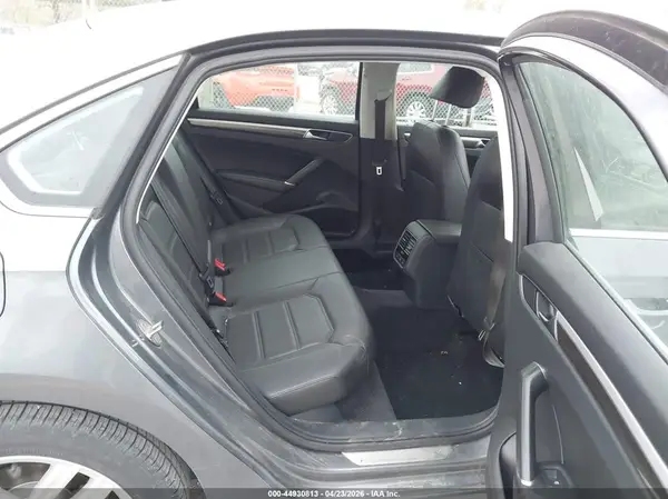 1VWBA7A37JC015177 2018 VOLKSWAGEN PASSAT - Image 8