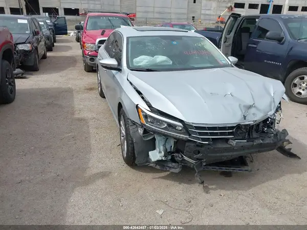 1VWBA7A37JC015793 2018 VOLKSWAGEN PASSAT - Image 1