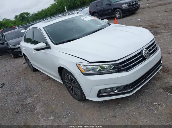 1VWBA7A37JC018502 2018 VOLKSWAGEN PASSAT - Image 1