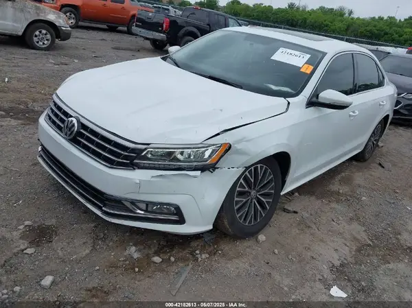 1VWBA7A37JC018502 2018 VOLKSWAGEN PASSAT - Image 2