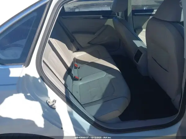 1VWBA7A37JC018547 2018 VOLKSWAGEN PASSAT - Image 8