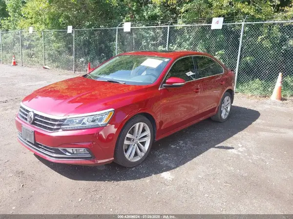 1VWBA7A37JC020220 2018 VOLKSWAGEN PASSAT - Image 2