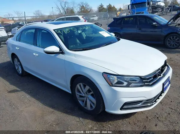 1VWBA7A37JC025160 2018 VOLKSWAGEN PASSAT - Image 1