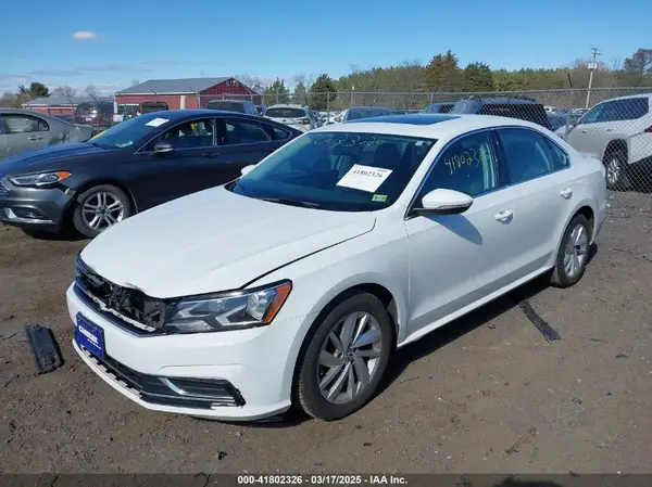 1VWBA7A37JC025160 2018 VOLKSWAGEN PASSAT - Image 2