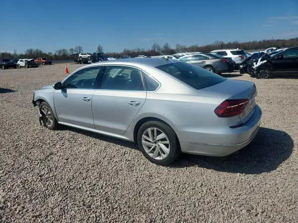1VWBA7A37JC027006 2018 VOLKSWAGEN PASSAT - Image 2