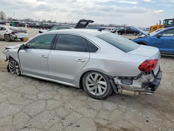 1VWBA7A37JC031329 2018 VOLKSWAGEN PASSAT - Image 2
