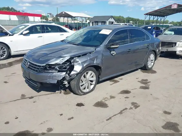 1VWBA7A37JC032433 2018 VOLKSWAGEN PASSAT - Image 2