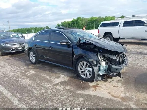 1VWBA7A37JC040726 2018 VOLKSWAGEN PASSAT - Image 1