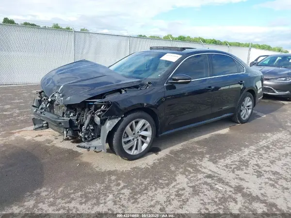 1VWBA7A37JC040726 2018 VOLKSWAGEN PASSAT - Image 2