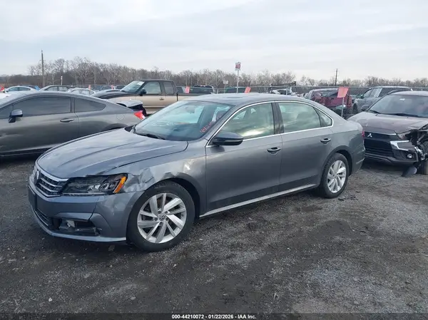 1VWBA7A37JC042203 2018 VOLKSWAGEN PASSAT - Image 2