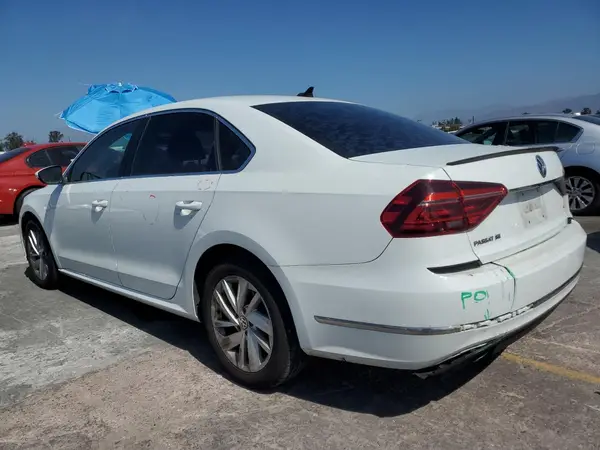 1VWBA7A37JC042945 2018 VOLKSWAGEN PASSAT - Image 2