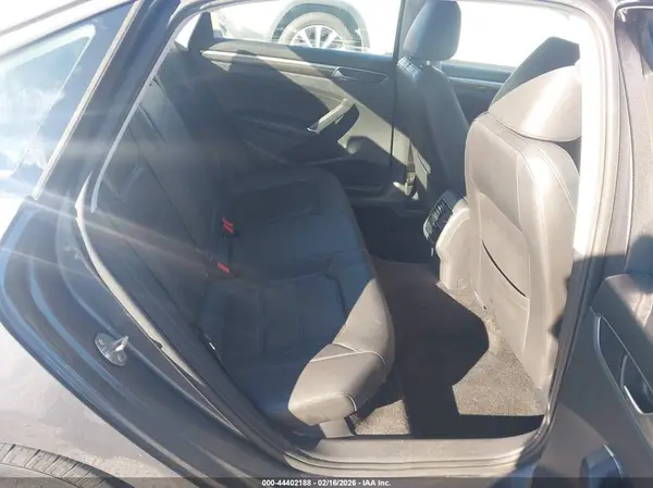 1VWBA7A37JC043058 2018 VOLKSWAGEN PASSAT - Image 8