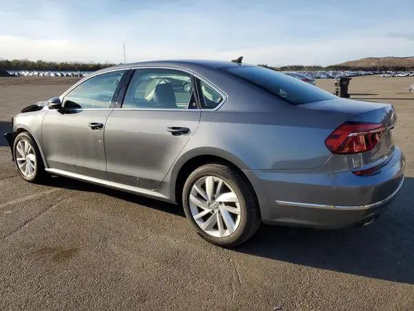 1VWBA7A37JC044937 2018 VOLKSWAGEN PASSAT - Image 2