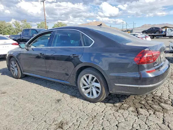 1VWBA7A38JC002356 2018 VOLKSWAGEN PASSAT - Image 2